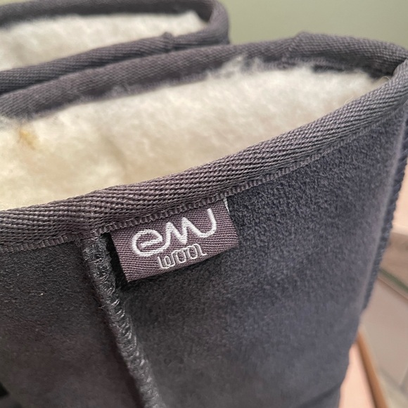 Emu Wool 100% Australian Wool Lined Suede Boots - Picture 2 of 14